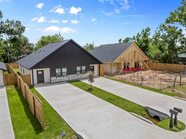 9110 Everglade A, Houston, TX 77073