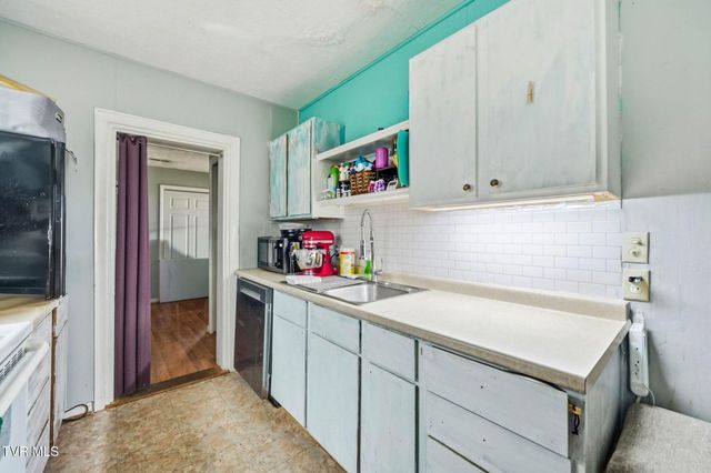 1413 Pineola Avenue, Kingsport, TN 37664