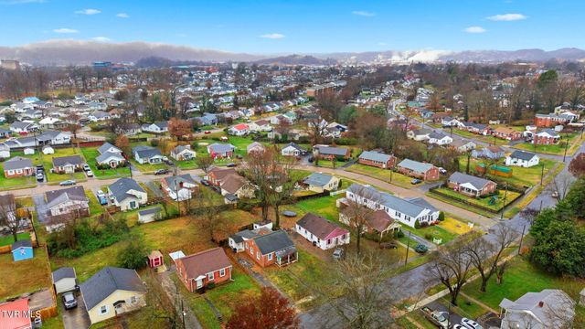 1413 Pineola Avenue, Kingsport, TN 37664