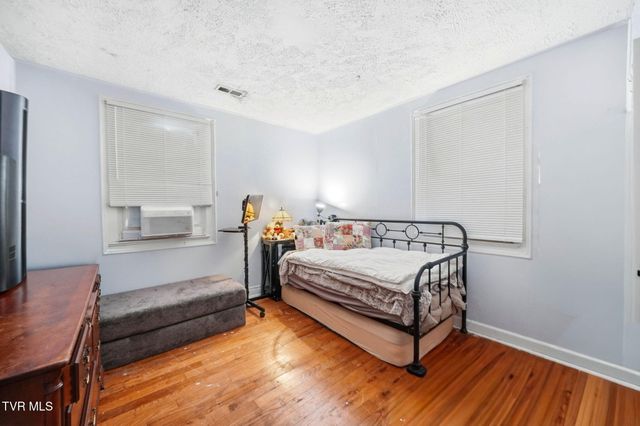 1413 Pineola Avenue, Kingsport, TN 37664