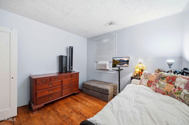 1413 Pineola Avenue, Kingsport, TN 37664