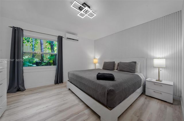 1050 Harrison St 0, Hollywood, FL 33019