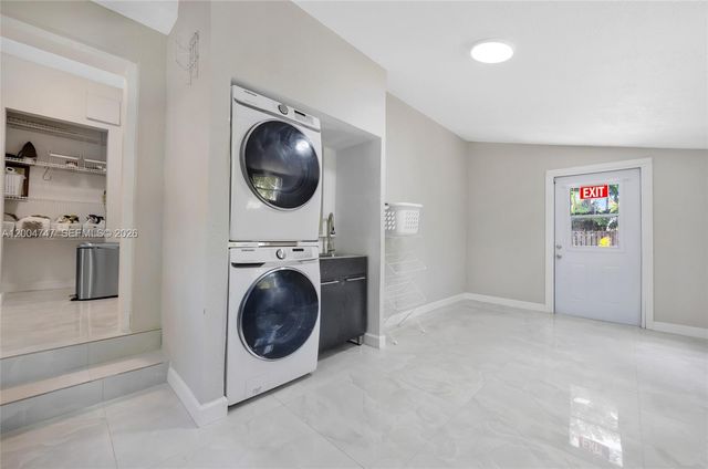 1050 Harrison St 0, Hollywood, FL 33019