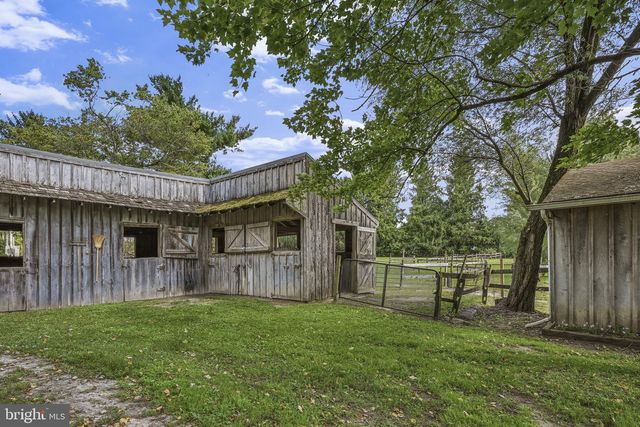 390 MILFORD RD, Downingtown, PA 19335