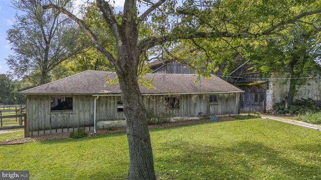 390 MILFORD RD, Downingtown, PA 19335