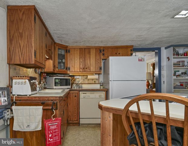 390 MILFORD RD, Downingtown, PA 19335