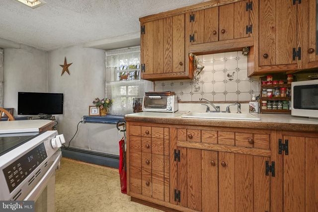 390 MILFORD RD, Downingtown, PA 19335