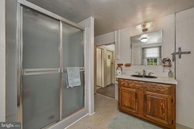 390 MILFORD RD, Downingtown, PA 19335