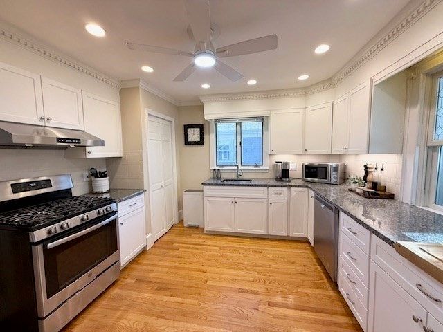 102 Floral Street 2, Newton, MA 02461