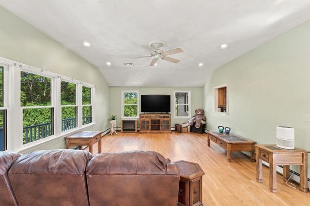 1 Lisa Drive, Woburn, MA 01801