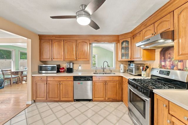 1 Lisa Drive, Woburn, MA 01801