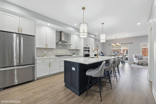 416 N Cass Avenue 4, Westmont, IL 60559