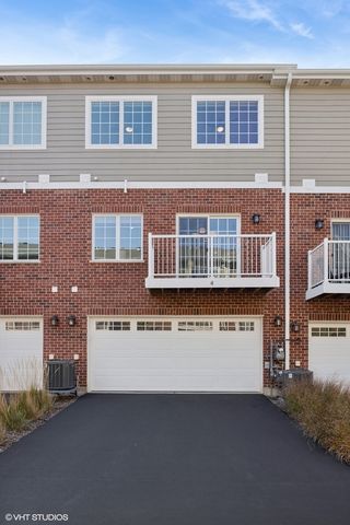 416 N Cass Avenue 4, Westmont, IL 60559