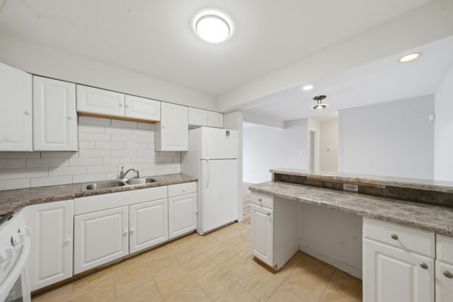 8888 Steven Drive 1C, Des Plaines, IL 60016