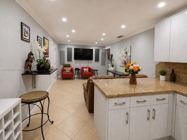 7513 Grant Ct A, Hollywood, FL 33024