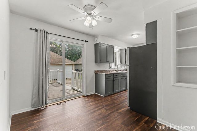 2712 Byron Center Avenue Sw, City Of Wyoming, MI 49519