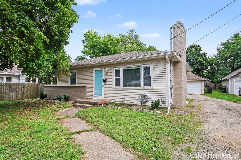 2712 Byron Center Avenue Sw, City Of Wyoming, MI 49519