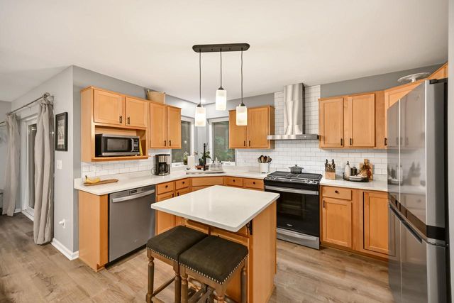 1864 Blackfoot COURT, Grafton, WI 53024