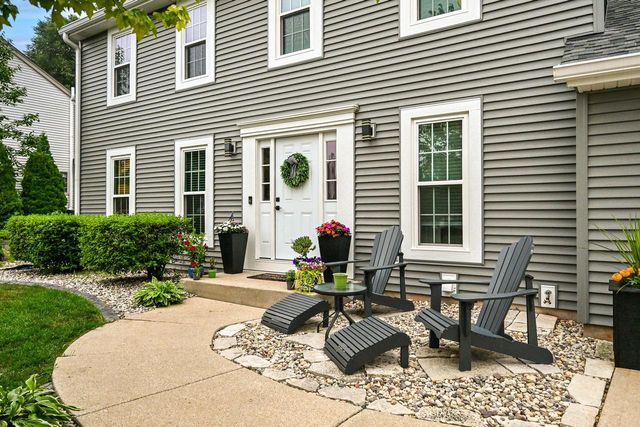 1864 Blackfoot COURT, Grafton, WI 53024