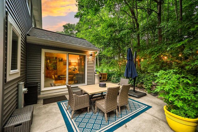 1864 Blackfoot COURT, Grafton, WI 53024