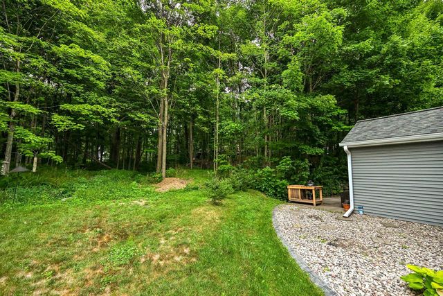 1864 Blackfoot COURT, Grafton, WI 53024