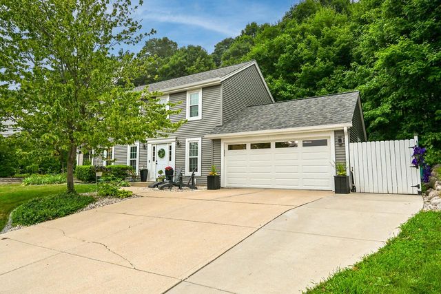 1864 Blackfoot COURT, Grafton, WI 53024