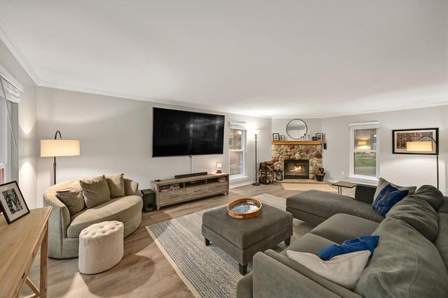 1864 Blackfoot COURT, Grafton, WI 53024