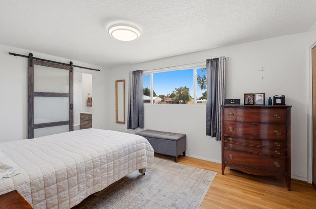 2813 Espanola Street NE, Albuquerque, NM 87110