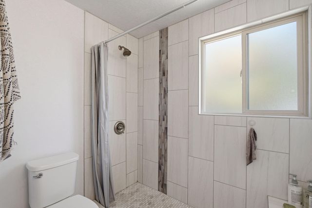 2813 Espanola Street NE, Albuquerque, NM 87110