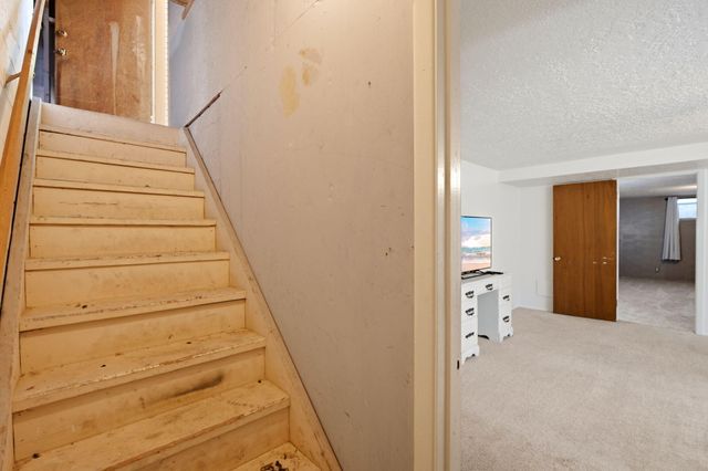 2813 Espanola Street NE, Albuquerque, NM 87110