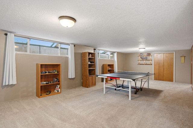 2813 Espanola Street NE, Albuquerque, NM 87110