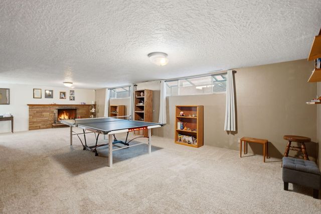2813 Espanola Street NE, Albuquerque, NM 87110
