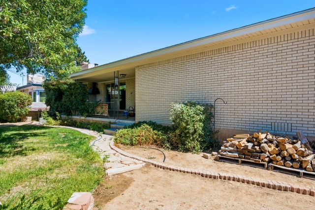 2813 Espanola Street NE, Albuquerque, NM 87110