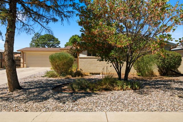 2813 Espanola Street NE, Albuquerque, NM 87110