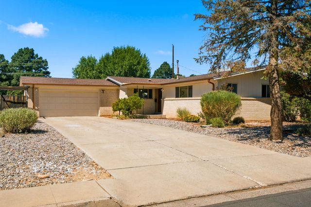 2813 Espanola Street NE, Albuquerque, NM 87110