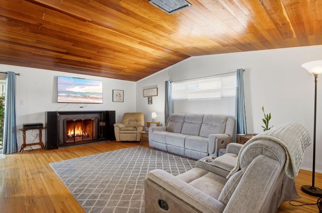 2813 Espanola Street NE, Albuquerque, NM 87110