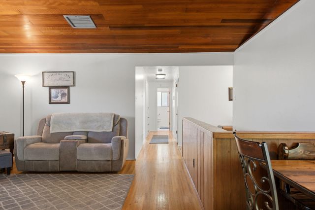 2813 Espanola Street NE, Albuquerque, NM 87110