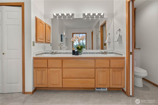 5404 NE 197th Street, Lake Forest Park, WA 98155