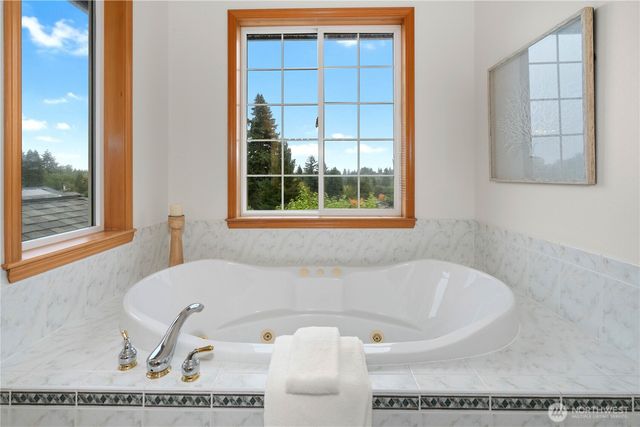 5404 NE 197th Street, Lake Forest Park, WA 98155