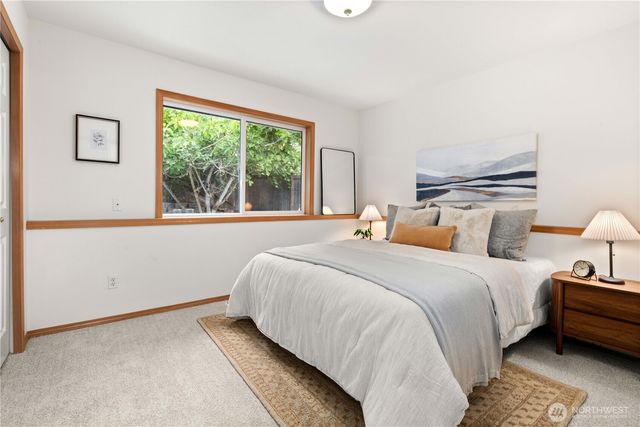 5404 NE 197th Street, Lake Forest Park, WA 98155