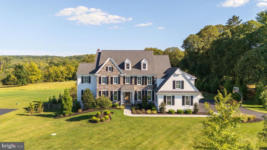 24 NEW WHITEHORSE WAY, Malvern, PA 19355