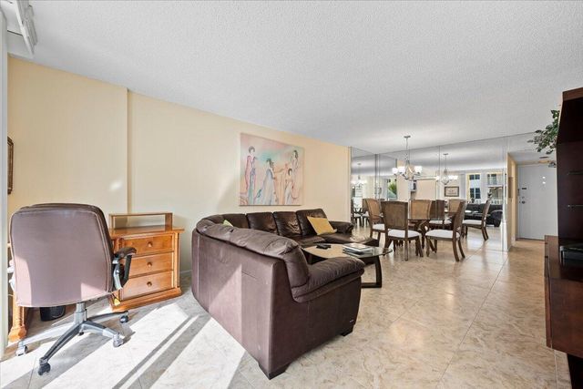 3540 S Ocean Boulevard 309, South Palm Beach, FL 33480