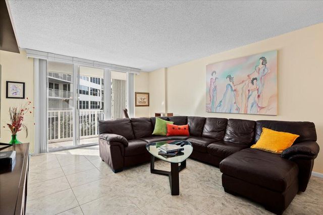 3540 S Ocean Boulevard 309, South Palm Beach, FL 33480