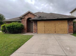 8601 Lariat Circle, Fort Worth, TX 76244