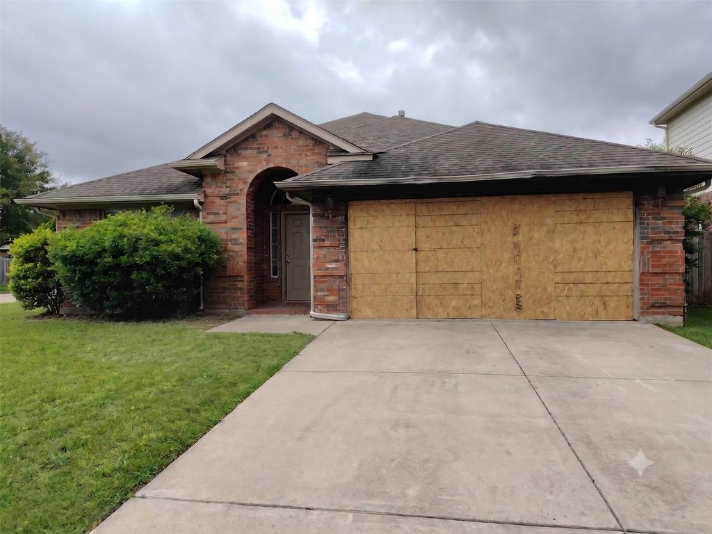 8601 Lariat Circle, Fort Worth, TX 76244