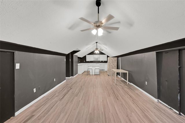 310 N Rock Island Street 4, Angleton, TX 77515