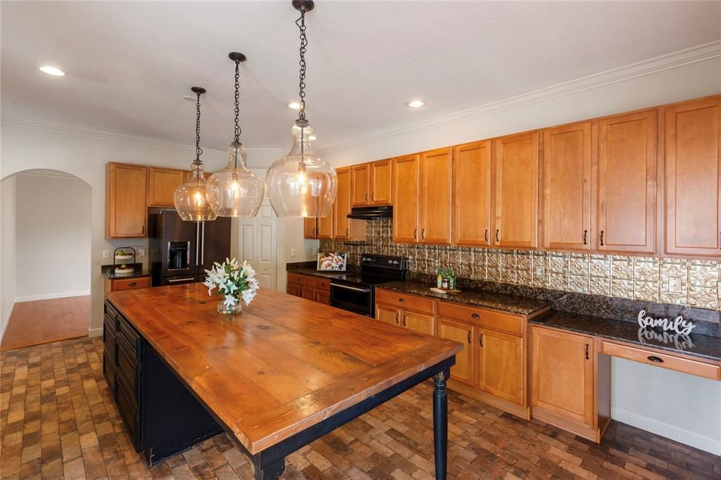 Image 4 of property listing at 3255 DUNSTABLE DRIVE, Land O Lakes, FL 34638