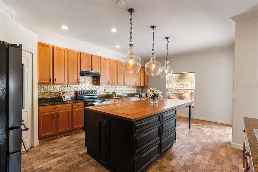 Image 6 of property listing at 3255 DUNSTABLE DRIVE, Land O Lakes, FL 34638