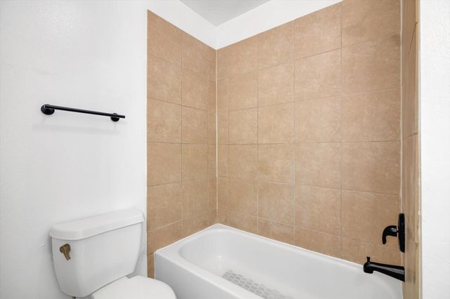 6933 Liverpool Street A, Houston, TX 77021