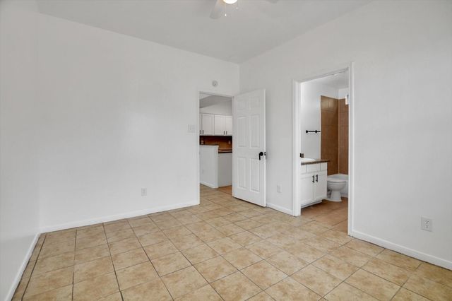 6933 Liverpool Street A, Houston, TX 77021